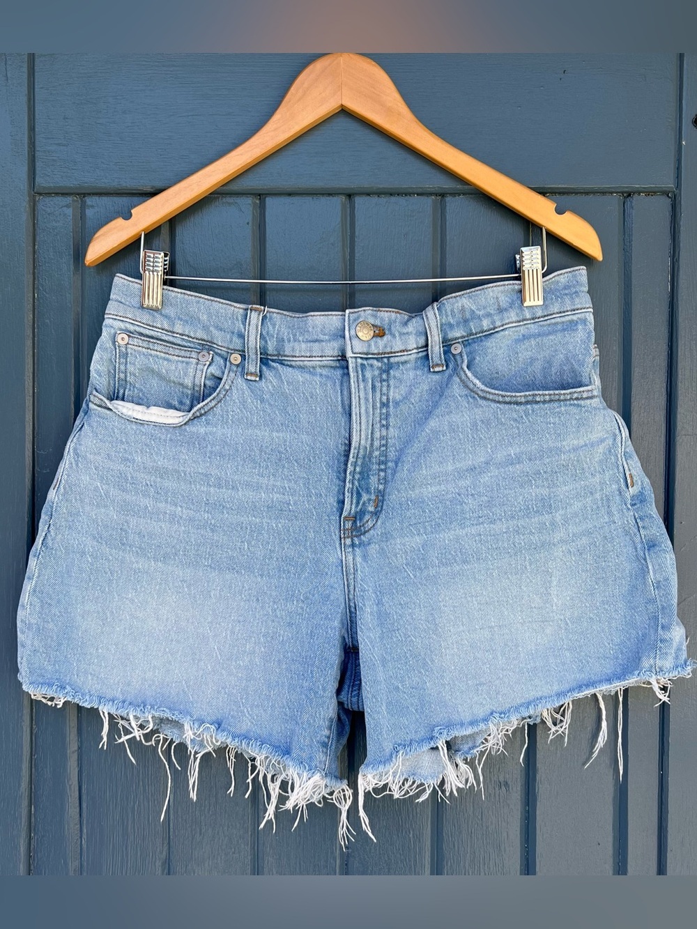 Madewell Light Blue Denim Frayed Hem Cutoff Shorts Women’s Size 30